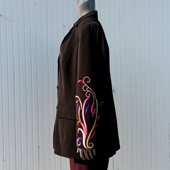 PSALMS: CIV LADIES COLORFULLY EMBROIDERED LUX BLAZER - Picture 10 of 16